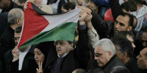 Anggota Parlemen Israel Kibarkan Bendera Palestina di Masjidil Aqsa