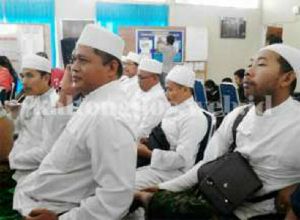 GoRiau 8 Ustaz Diterbangkan ke Lokasi Pencarian AirAsia untuk Doakan Korban dan Usir Jin Penghambat Evakuasi