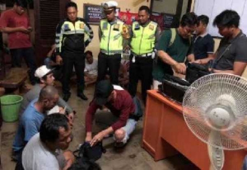 Lima Buronan 37 Kg Sabu yang Tertangkap di Probolinggo Sudah Diserahkan ke Polda Riau