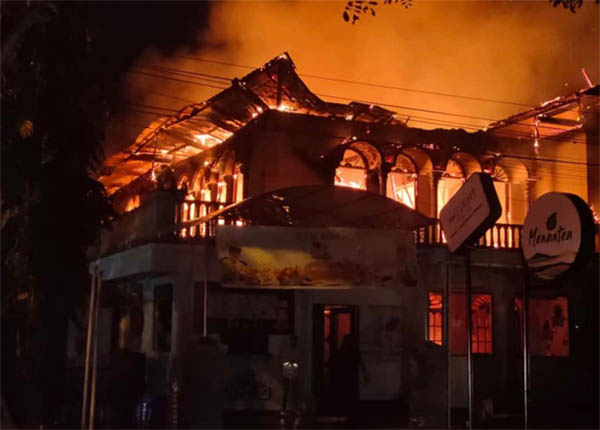 Kebakaran di Jalan Sumatera Pekanbaru, Satu Petugas Terluka