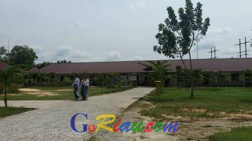 Didatangi ke Sekolahnya, Kepsek SMAN 5 Pinggir Terkesan Enggan Ditemui Wartawan