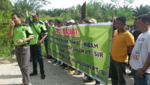 Tak Mau Hibahkan Lahan untuk Jalan Pekanbaru-Siak, Ratusan Warga Perawang Kepung PT SIR