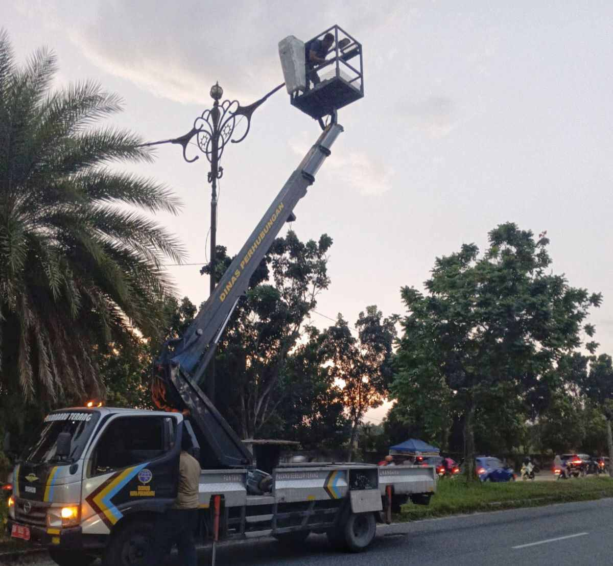 Dishub Pekanbaru Lakukan Penyisiran dan Perbaikan PJU di Jalan Naga Sakti