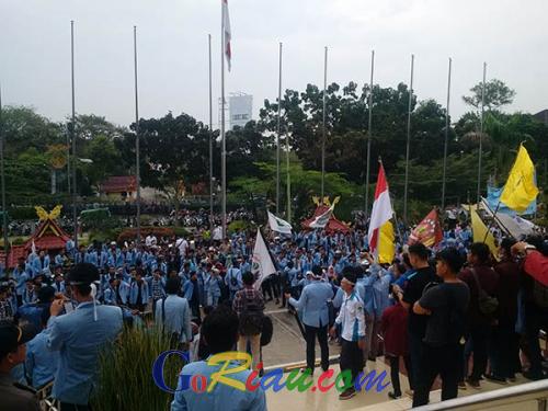 Batal Temui Ribuan Mahasiswa, Ini Alasan Anggota DPRD Riau..