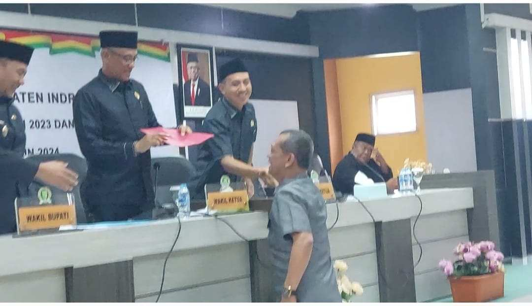 Paripurna Penutupan Masa Sidang III Dihujani Interupsi, 26 Anggota Sampaikan Mosi Tidak Percaya Terhadap Ketua DPRD Inhu