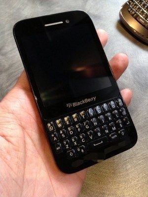 Ini Dia Penampakan BlackBerry 10 Berharga Murah
