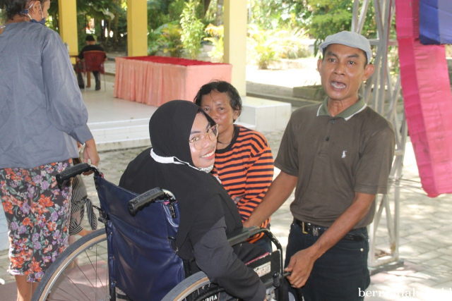 Atlet NPC Riau Disambut Antusias Pengunjung Alam Mayang