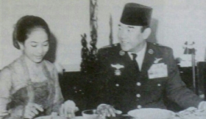 GoRiau Kisah Cinta Terlarang Bung Karno dengan Penari Istana yang Beda Usia 40 Tahun