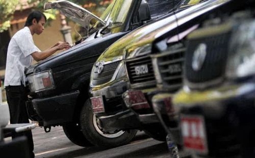 Kepala BPAD Riau Diduga Kuasai 4 Mobil Dinas