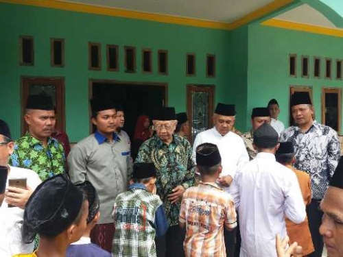 Hadir di Riau, Gus Solah Ajak Umat Islam tak Terpengaruh Paham-paham Aneh dan Doakan Gubri Sukses Memimpin Bumi Lancang Kuning