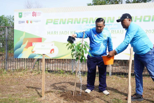 Hijaukan Stadion Utama Riau, Pemprov Tanam 2.500 Pohon Tangkal Polusi Udara