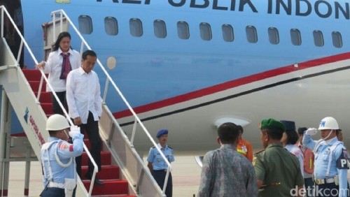Tinjau Penanganan Kebakaran Hutan, Jokowi Mendarat di Palembang