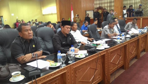 Hearing dengan DPRD Bengkalis, PT Chevron Tetap Tolak Pekerjakan 754 Eks Security, Isak Tangispun Pecah