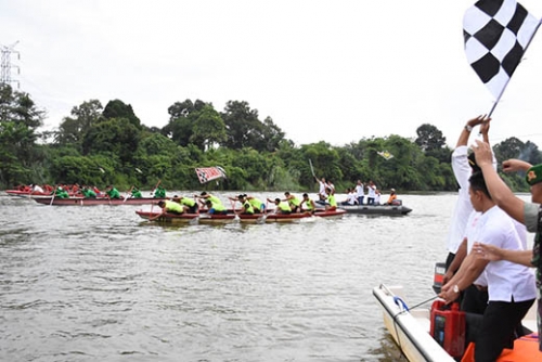 Tambah Event Wisata, Kampar Gelar Pacu Sampan Jembatan Kembar Danau Bingkuong