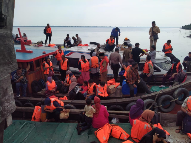 Penumpang Panik, Speedboat Kepau Baru Nyaris Karam di Perairan Anak Ayam Kepulauan Meranti