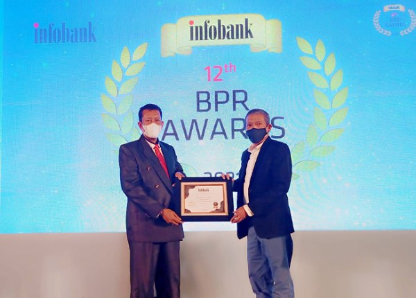 Bank Rohil Terima Penghargaan dari Info Bank BPR Award Tahun Buku 2020 Kategori Predikat Sangat Bagus
