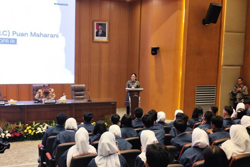 Puan Maharani Kewalahan Jawab Pertanyaan Pelajar: “Lebih Berat dari Anggota DPR 8 Fraksi”