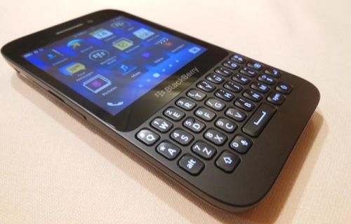 BlackBerry Q5 Turun Harga