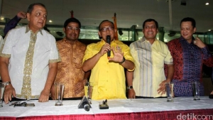 GoRiau Kubu Ical Pecah, Golkar Makin Kacau