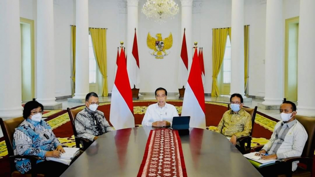 Presiden Jokowi Cabut Izin PT Duta Palma Nusantara