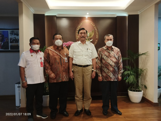 Usai Bertemu Gubri Syamsuar, Menteri Luhut Janji Kunker ke Riau