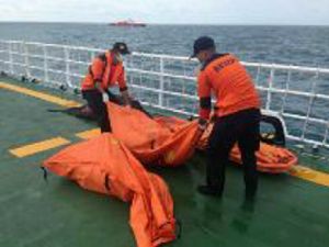 GoRiau Penyelam Temukan Lagi 3 Jenazah Dekat Badan AirAsia