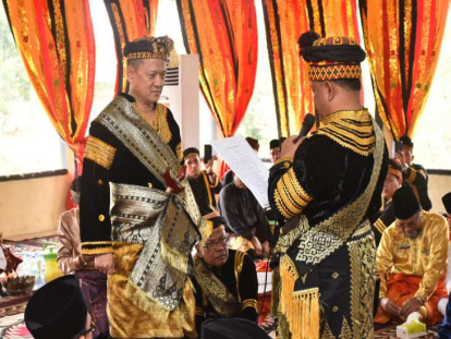 GoRiau Pj Bupati Kampar Hambali Dinobatkan Sebagai Payung Panji Adat Datuok Rajo Limbago