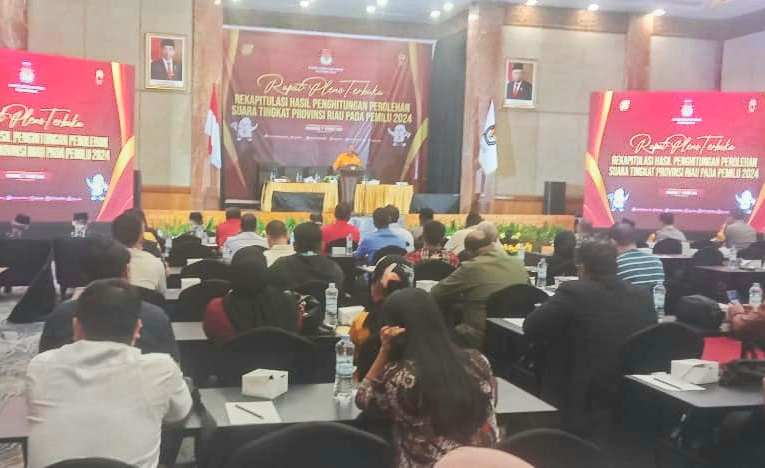 KPU Riau Klaim Pleno Rekapitulasi Suara Pemilu Tingkat Provinsi Riau Lebih Cepat dari Provinsi Lain