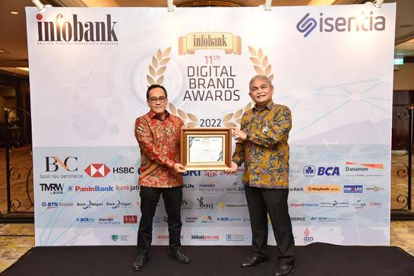 Unit Usaha Syariah Bank Riau Kepri Kembali Raih Penghargaan di Ajang Penganugerahan 11th Infobank Digital Brand Award 2022