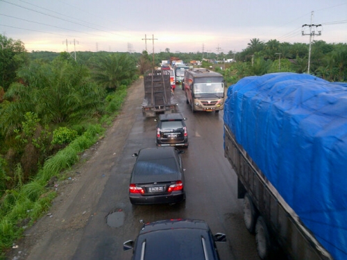 Kemacetan di Jalan Lintas Pekanbaru-Duri Mengular Hingga 10 Kilometer