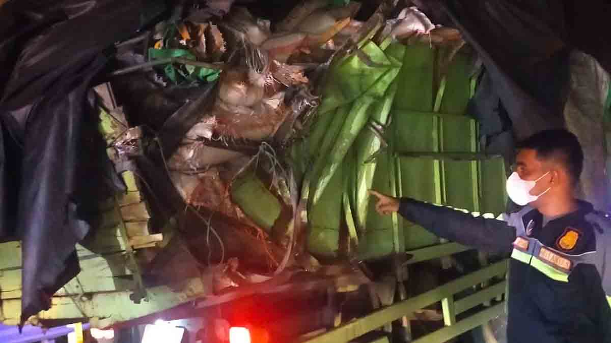Bus vs Truck di Tol Permai, Satu Luka Berat dan Empat Luka Ringan