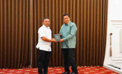 GoRiau Gubernur Riau Bahas Reformasi Birokrasi dan Arsip Melayu bersama Wamen PANRB dan Kepala ANRI