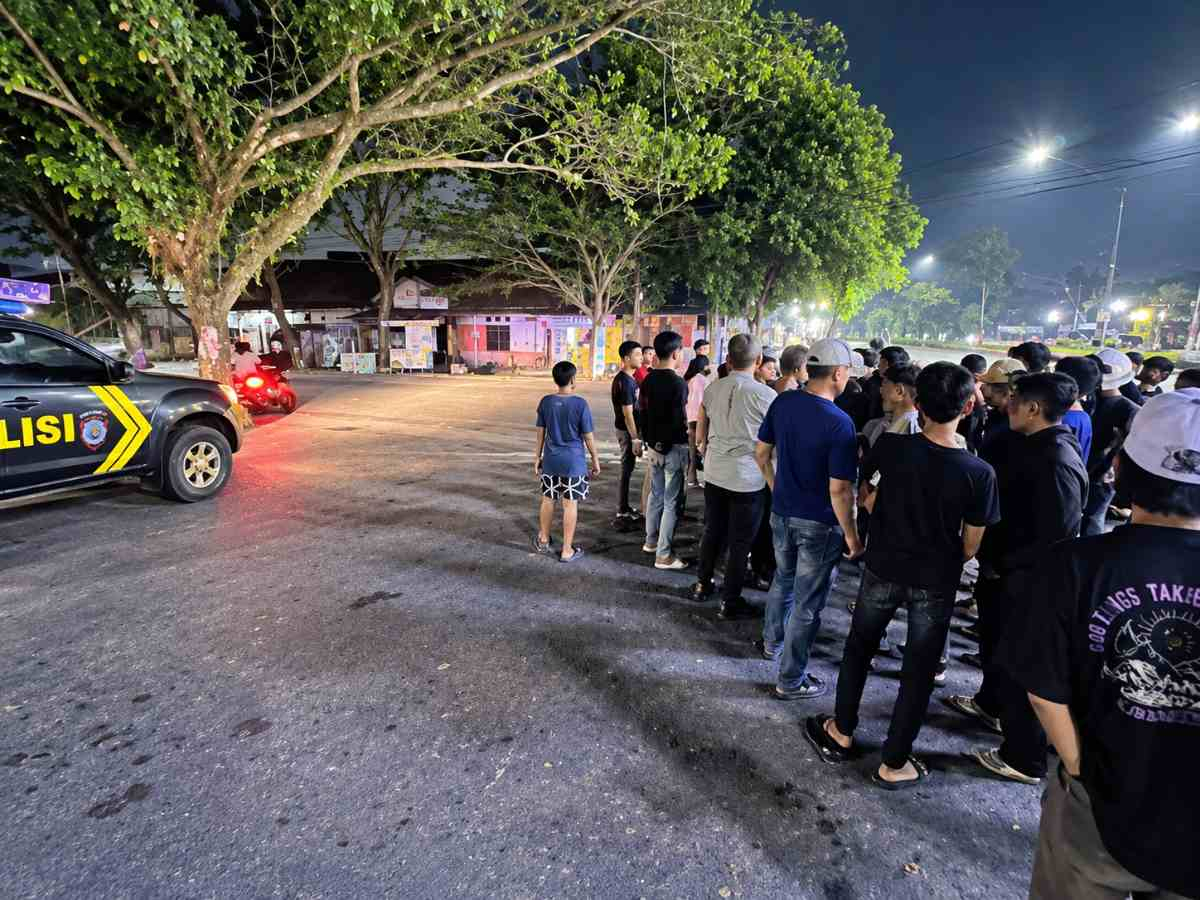 Remaja 14 Tahun Diduga Dikeroyok OTK di Jalan Melati Pekanbaru, Jatuh Ditendang dan Ditabrak