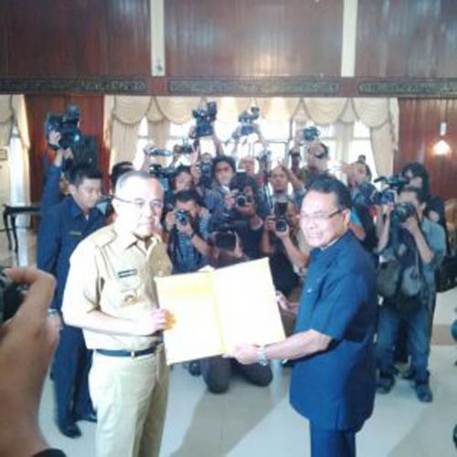 Gubernur Riau Definitif Tunggu Status Annas Maamun Meningkat
