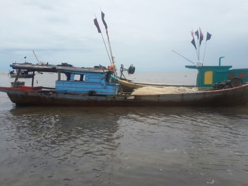 Tak Terima Wilayahnya Dimasuki Nelayan Jaring Batu, Nelayan Muntai Serang Kapal Nelayan Pambang