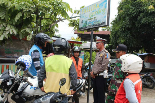 Masih Banyak Warga Kuansing yang Enggan Kenakan Helm Saat Naik Motor