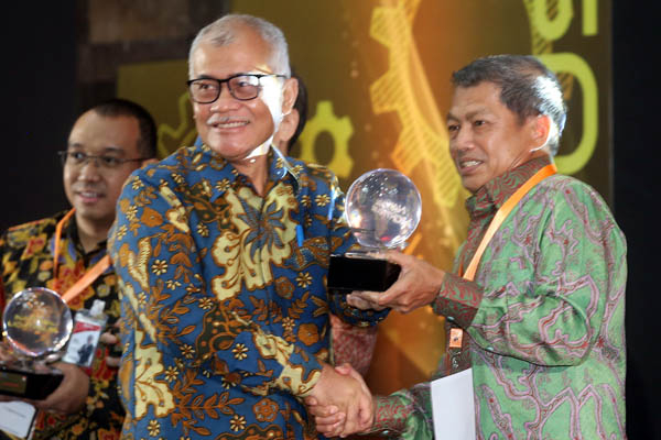 Terima Penghargaan National Lighthouse, APR Jadi Role Model Industri 4.0 Indonesia
