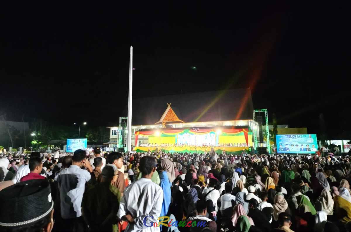 Ribuan Jamaah Padati Tabligh Akbar HUT ke-17 Meranti Bersama Ustadz Das’ad Latif