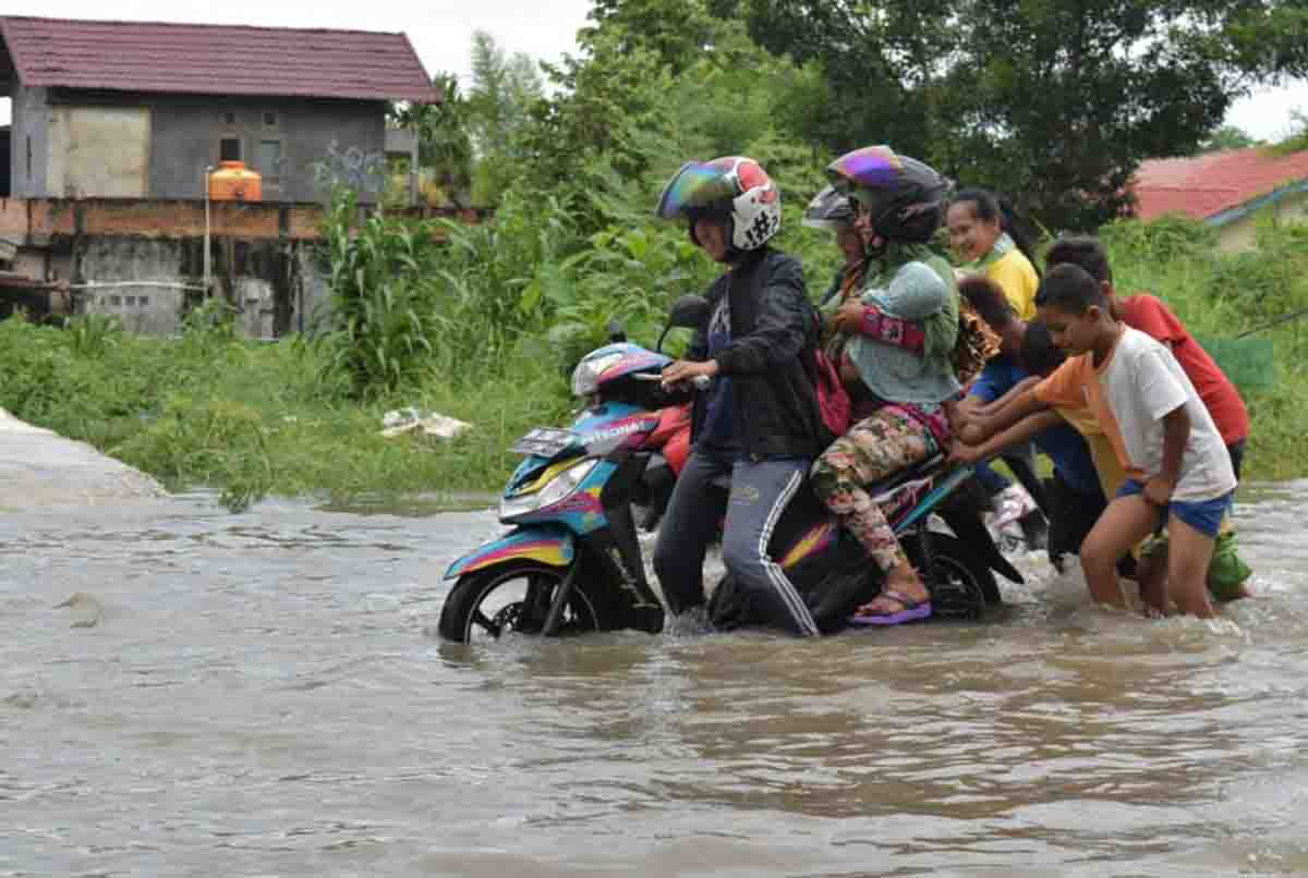 Tiga Daerah di Riau Tetapkan Status Siaga Darurat Hidrometeorologi