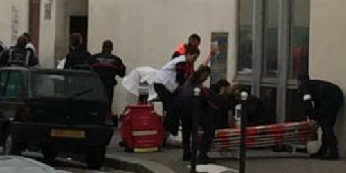 Berkali-kali Hina Nabi Muhammad SAW Melalui Kartun, Kantor Majalah Charlie Hebdo Diserang 3 Pria Bersenjata, 12 Tewas
