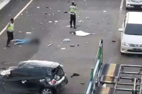 Tabrak Median Jalan Tol, Mahasiswi Terlempar Keluar Mobil 15 Meter dan Tewas