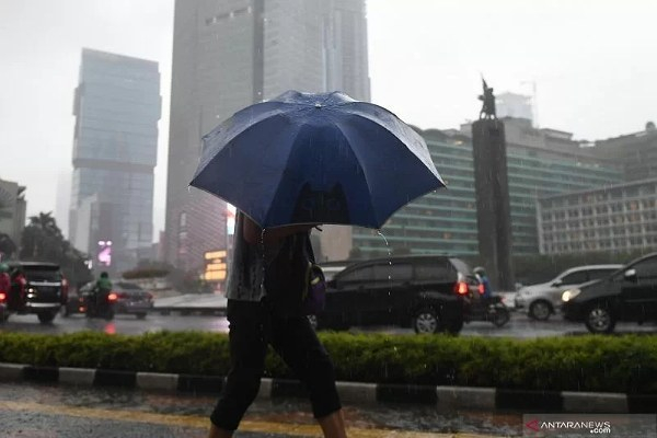 BMKG Prakirakan Hujan Disertai Petir akan Terjadi di Sebagian Besar Provinsi di Indonesia