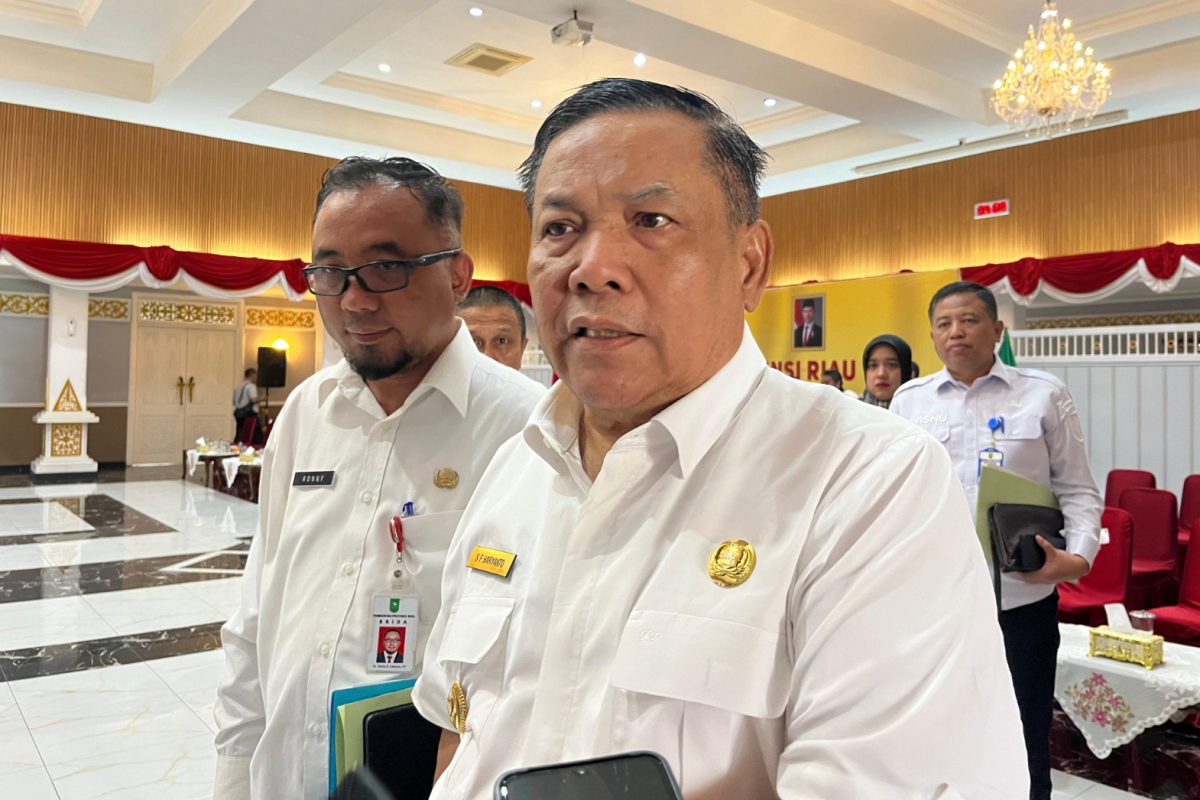 Plt Gubernur Riau Apresiasi Pengungkapan Gudang Rokok Ilegal di Pekanbaru