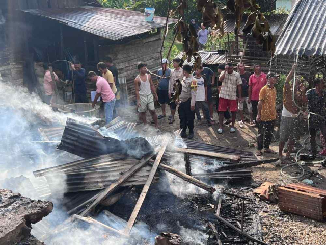 Api Mengamuk, Satu Rumah di Tambang Kampar Ludes, Penghuni Selamat