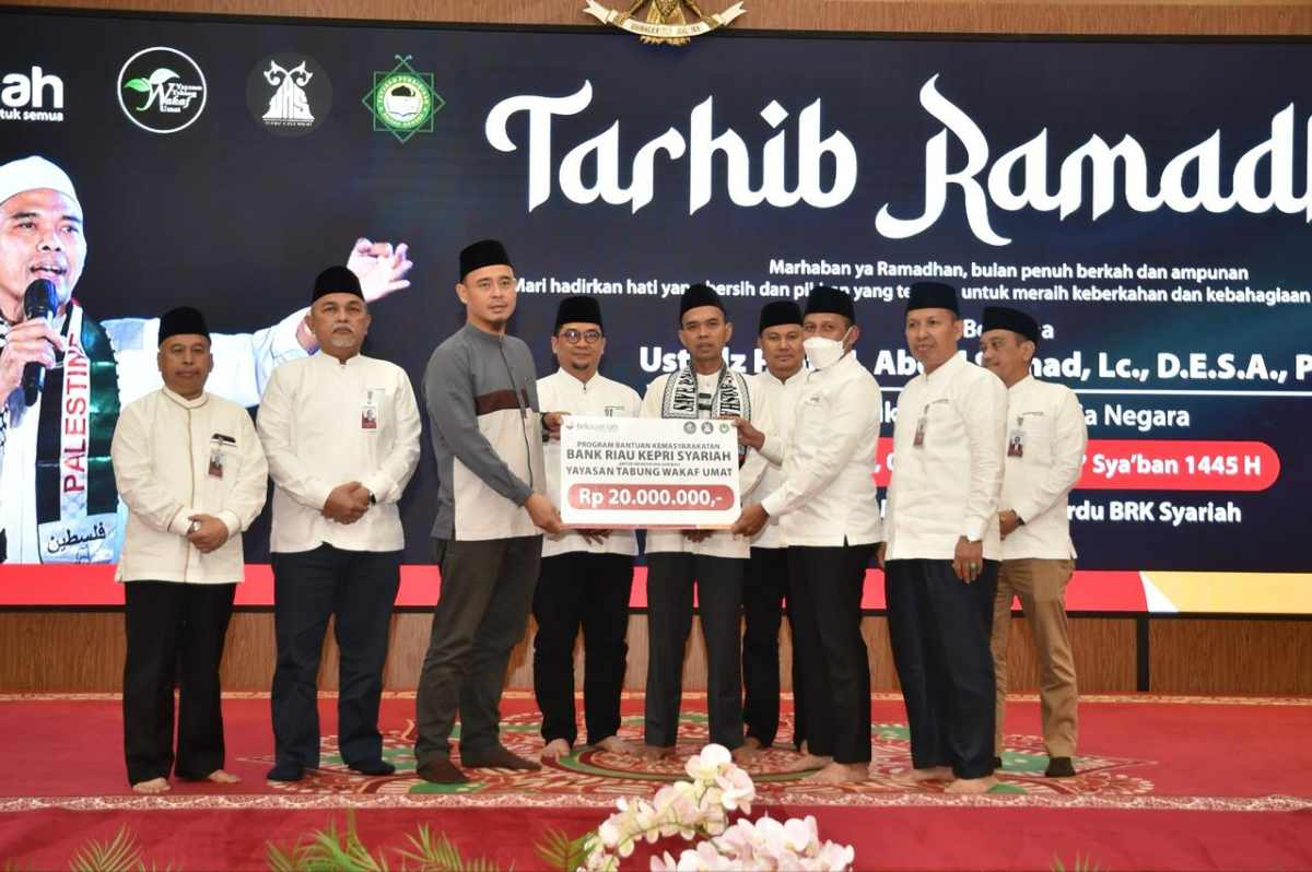 Sambut Puasa, Keluarga Besar Bank Riau Kepri Syariah Ikuti Tarhib Ramadhan Bersama Ustad Abdul Somad