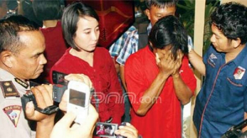 Gara-gara Ibunya Berselingkuh, Gadis Ini Digauli Paksa Ayahnya
