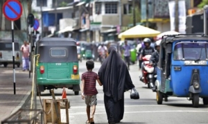 GoRiau Pertokoan dan Mobil Milik Muslim Dibakar Massa di Sri Lanka