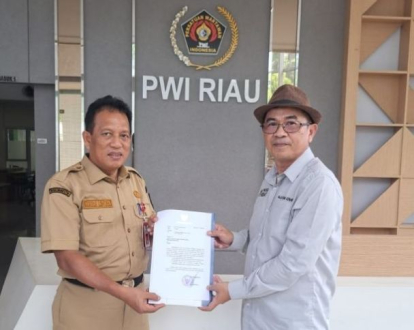 PWI Riau Terima Surat Dukungan Resmi Pemprov untuk HPN 2025