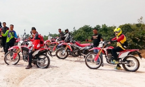 Capella Honda Riau Ajak 60 <i>Bikers</i> Jajal CRF150L dan Nobar MXGP 2018 Seri Semarang
