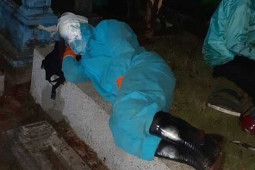 Jadi Relawan, Perwira Polisi Ini Sudah Makamkan 57 Jenazah Pasien Covid-19, Kadang Tidur di Kuburan